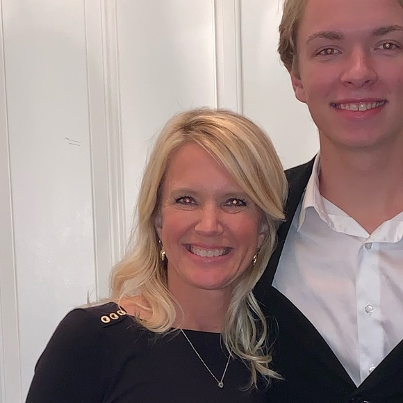 Meet your Posher, Dawn - Picture 1 of 1